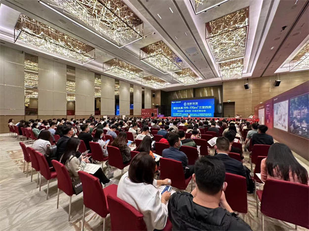 折后单价6万/㎡起!刚刚,湖边水库一豪宅开盘,又见火爆抢房!——九房网 折后单价6万/㎡起!刚刚,湖边水库一豪宅开盘,又见火爆抢房!——九房网