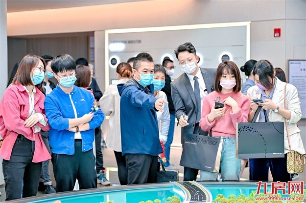 颠覆!一天接待超2000组,厦门这个项目火出圈了——九房网 颠覆!一天接待超2000组,厦门这个项目火出圈了——九房网