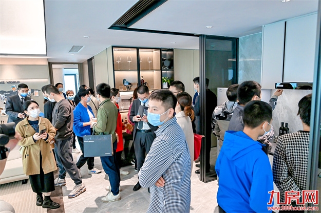 颠覆!一天接待超2000组,厦门这个项目火出圈了——九房网 颠覆!一天接待超2000组,厦门这个项目火出圈了——九房网