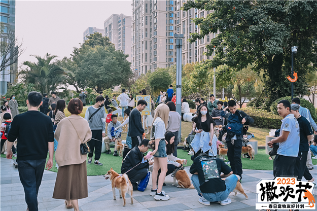 春日携宠撒欢!建发湾悦城联动百家品牌打造宠物友好商圈——九房网 春日携宠撒欢!建发湾悦城联动百家品牌打造宠物友好商圈——九房网